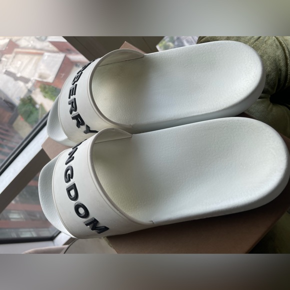 Burberry Kingdom LOGO SLIDES - Picture 14 of 16